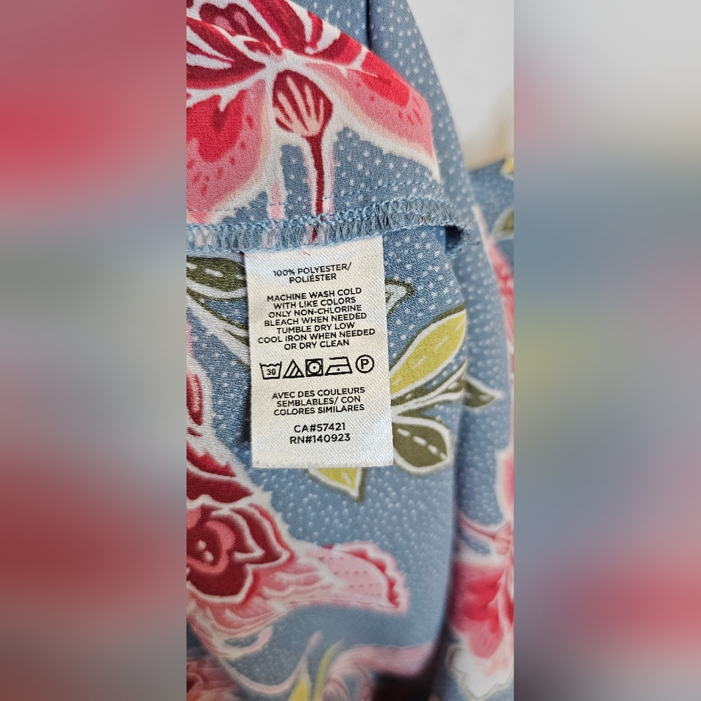 LOFT Blue and Red Floral Blouse - Picture 7 of 9
